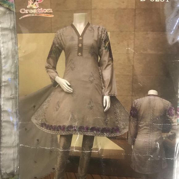 Dress - Picture 2 of 7